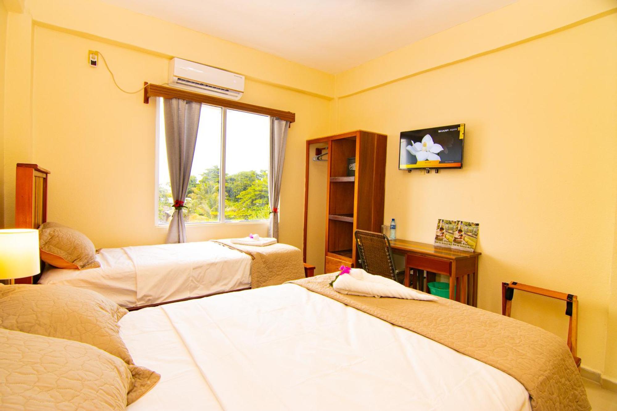 Tropical Palace Hotel ซานเปโดร ภายนอก รูปภาพ