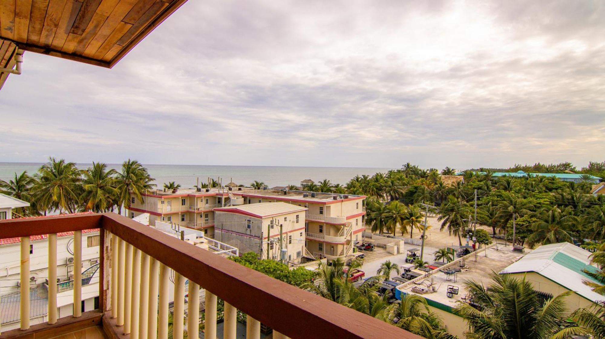 Tropical Palace Hotel ซานเปโดร ภายนอก รูปภาพ