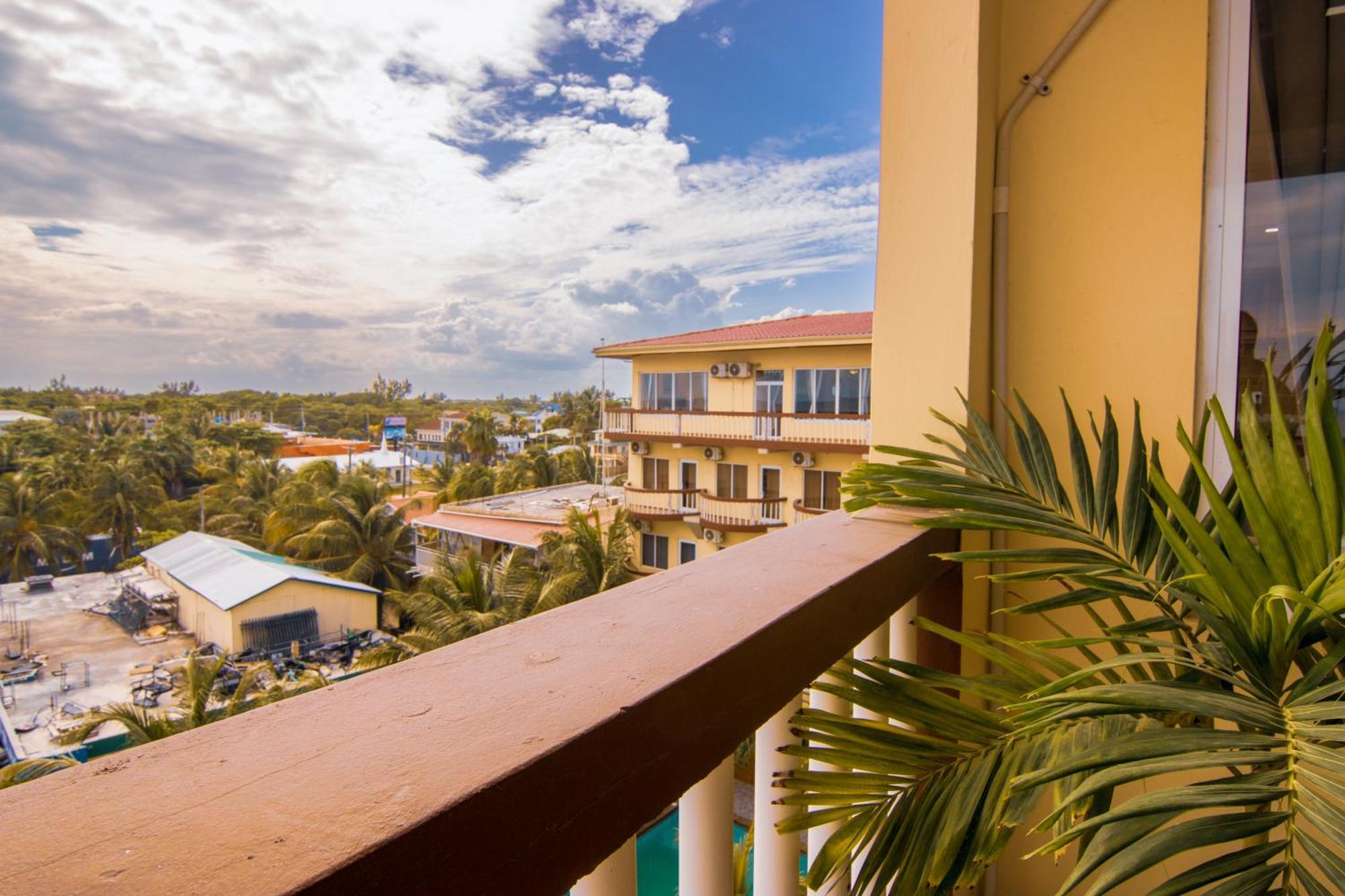 Tropical Palace Hotel ซานเปโดร ภายนอก รูปภาพ