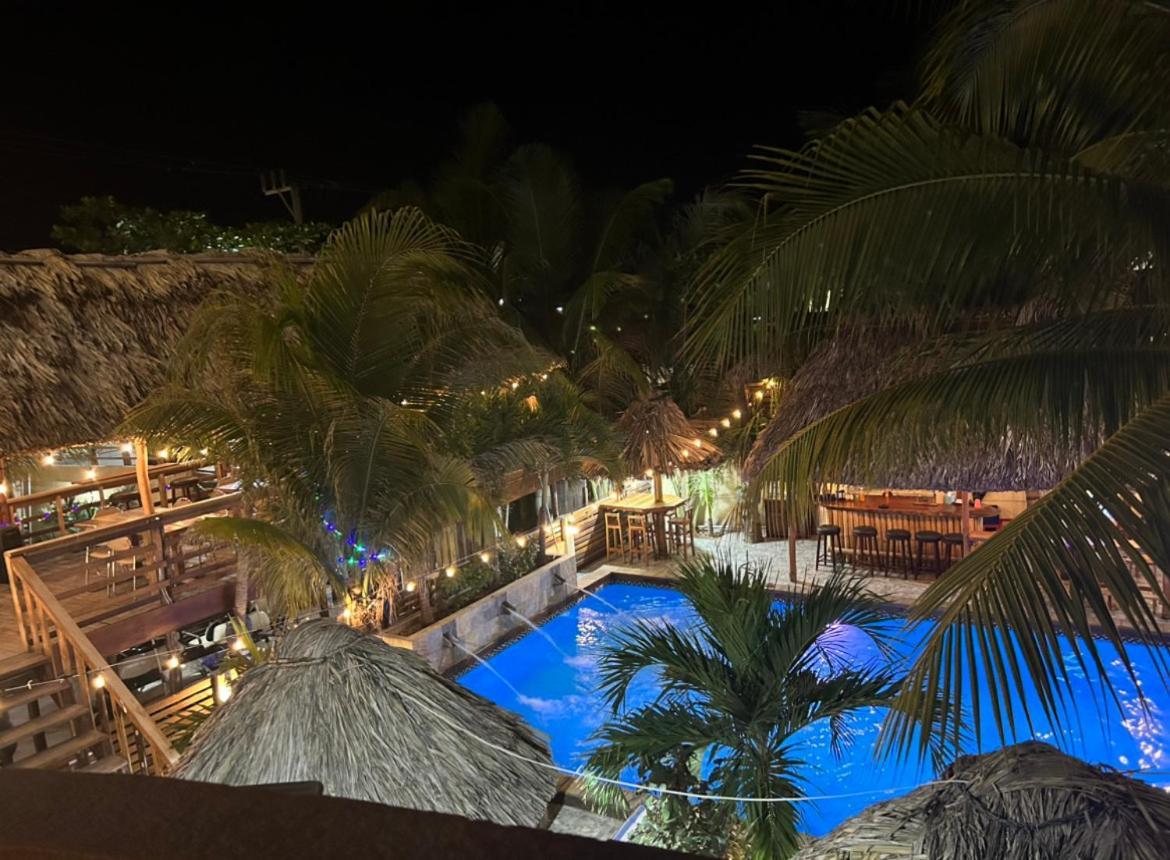 Tropical Palace Hotel ซานเปโดร ภายนอก รูปภาพ